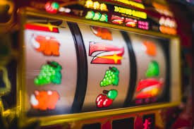 Antarmuka permainan Blackjack Pretty Gaming di rajaslot888 dengan papan taruhan interaktif dan statistik dealer